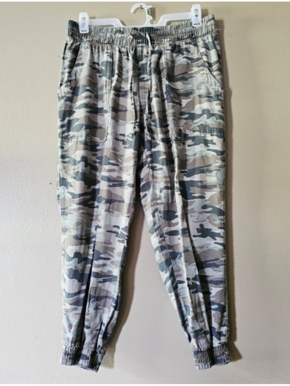 GAP Camouflage Jogger Pants - L